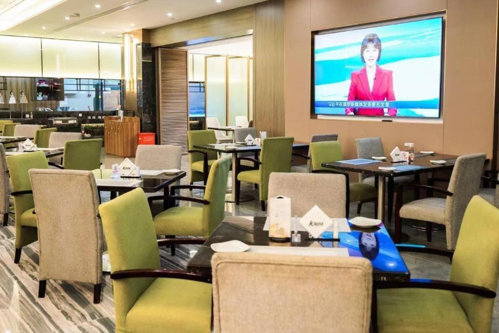 Hubei Poly Hotel Ухан Екстериор снимка