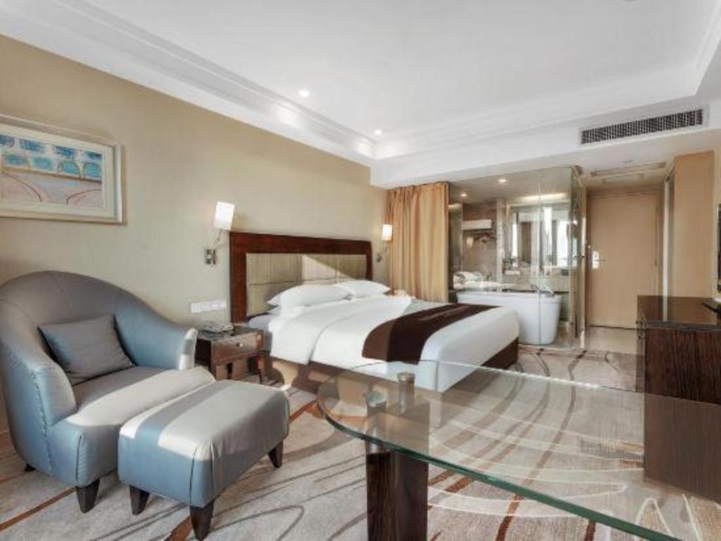 Hubei Poly Hotel Ухан Екстериор снимка