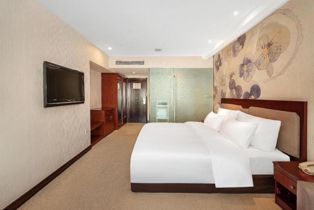 Hubei Poly Hotel Ухан Екстериор снимка