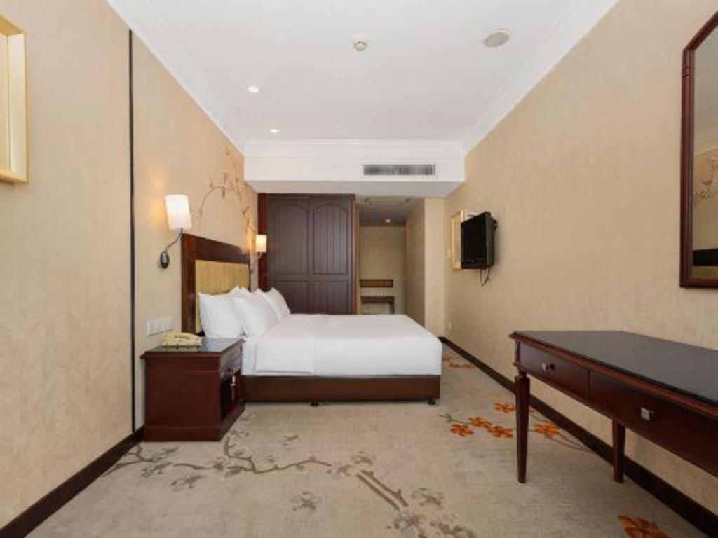Hubei Poly Hotel Ухан Екстериор снимка