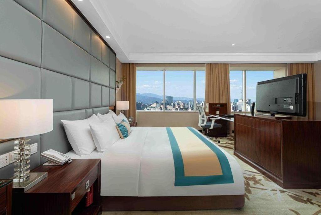 Hubei Poly Hotel Ухан Екстериор снимка