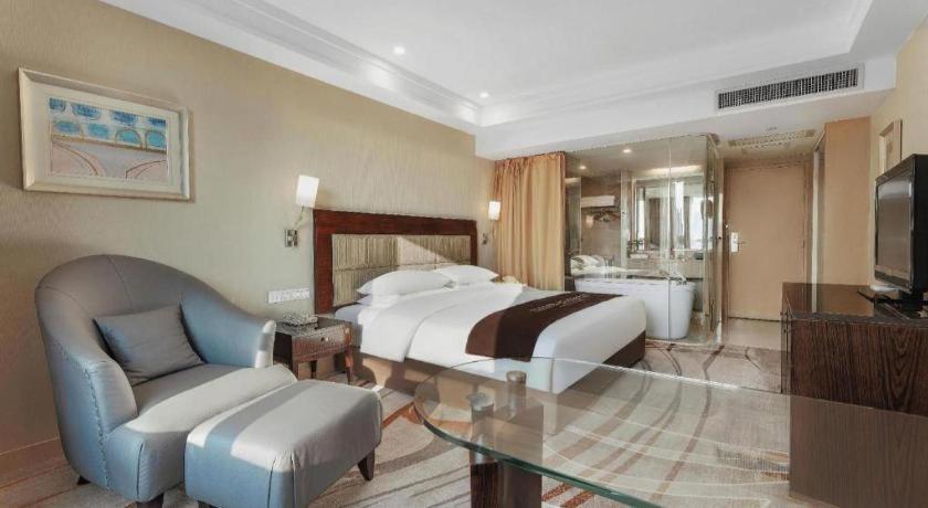 Hubei Poly Hotel Ухан Екстериор снимка