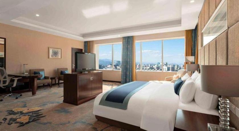 Hubei Poly Hotel Ухан Екстериор снимка