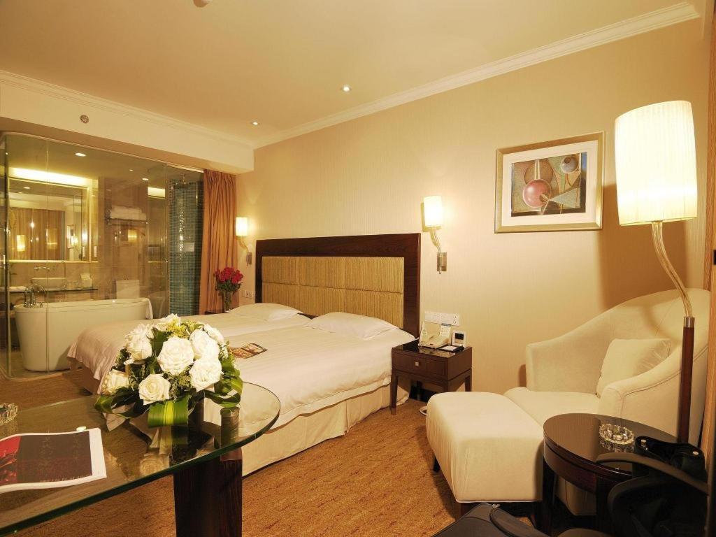 Hubei Poly Hotel Ухан Екстериор снимка
