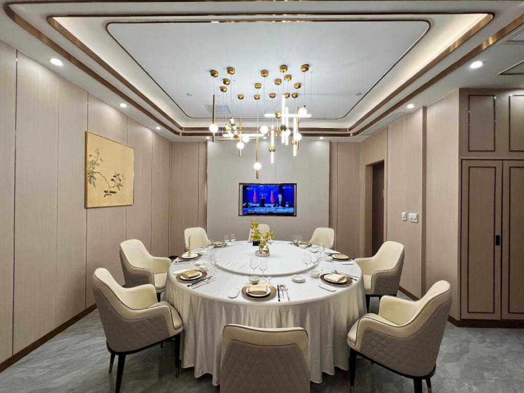Hubei Poly Hotel Ухан Екстериор снимка